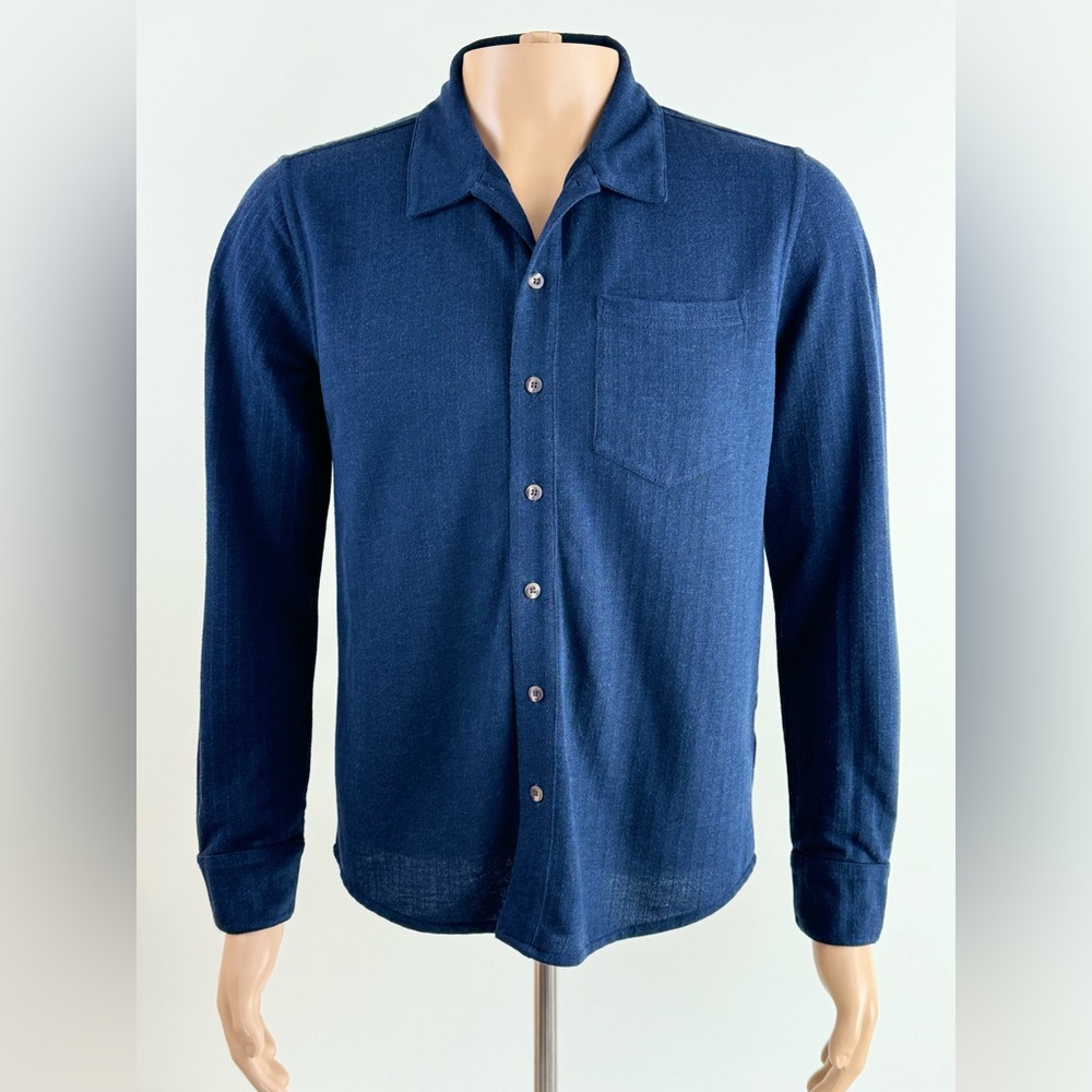 Banana Republic Men's Navy Blue, Soft Touch, Long Sleeve Button-up Shirt, Size S